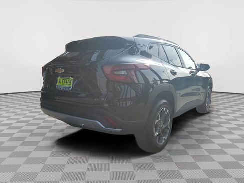New 2026 Chevrolet Trax LT image 3