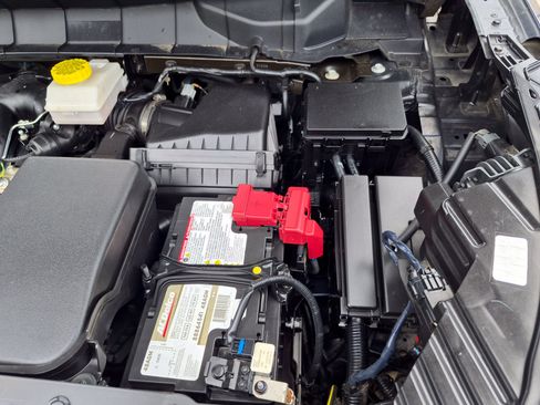 Used 2025 Nissan Pathfinder SV FWD image 49