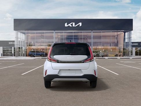 Certified 2025 Kia Soul LX w/ LX Technology Package FWD image 5