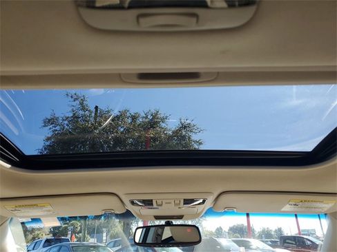 Used 2017 Subaru Outback 2.5i Premium image 18