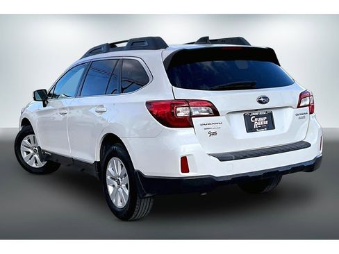 Used 2017 Subaru Outback 2.5i Premium image 4