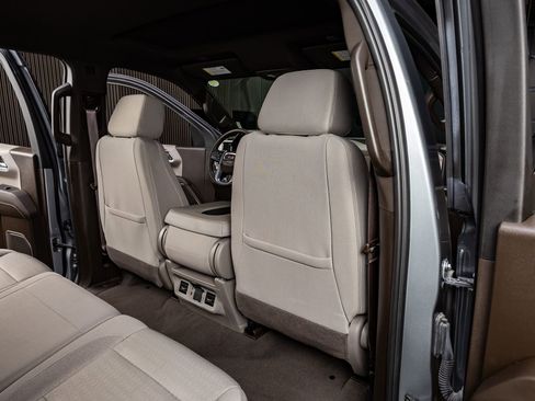 Used 2024 GMC Sierra 1500 SLE w/ Preferred Package image 32