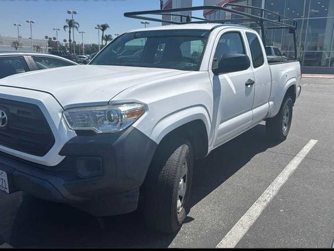 Used 2016 Toyota Tacoma SR RWD image 1