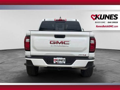 Used 2024 GMC Canyon AT4 w/ AT4 Premium Package AWD/4WD image 9