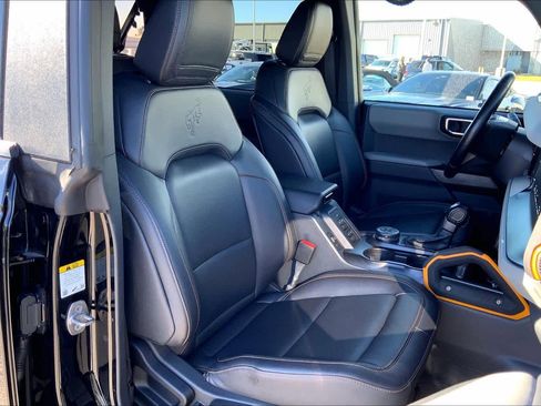Used 2021 Ford Bronco Badlands image 8