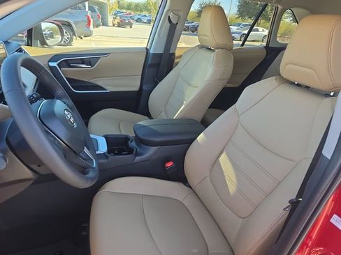 Used 2025 Toyota RAV4 XLE Premium image 15