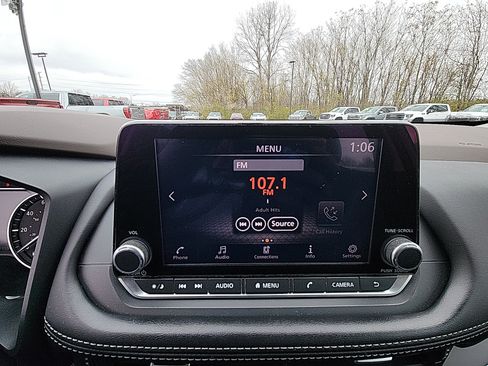 Used 2023 Nissan Rogue S image 21