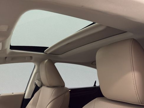 Used 2021 Lexus ES 250 w/ Premium Package image 18