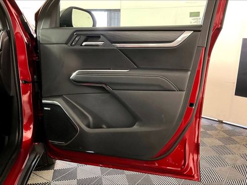 Used 2025 GMC Acadia Elevation w/ LPO, Floor Liner Package image 41