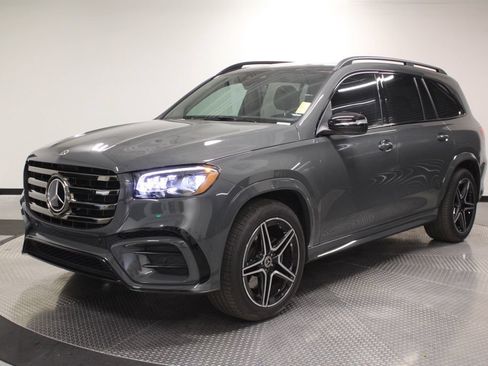 Certified 2026 Mercedes-Benz GLS 450 4MATIC image 1