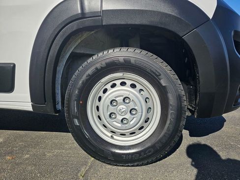 Used 2026 RAM ProMaster 2500 w/ Convenience Group FWD image 9