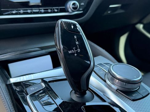 Used 2018 BMW 530i w/ M Sport Package RWD image 15