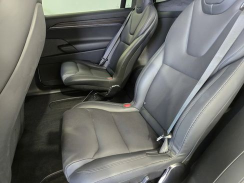 Used 2025 Tesla Model X AWD/4WD image 11
