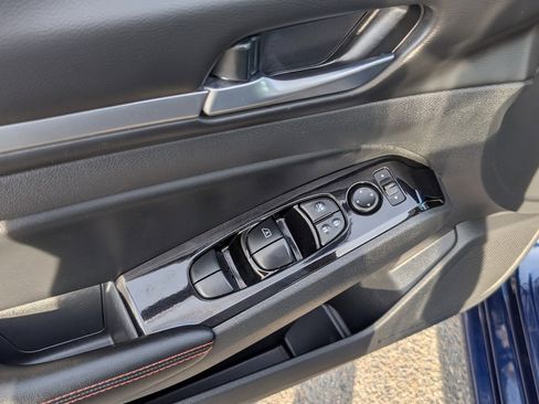 Used 2024 Nissan Altima 2.5 SR image 15