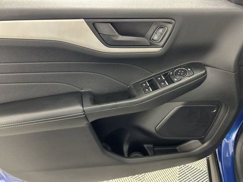 Used 2022 Ford Escape SE image 13