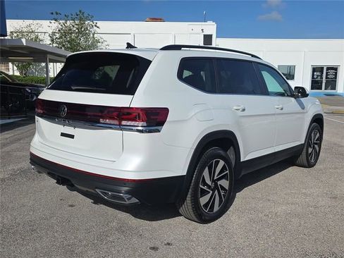 New 2026 Volkswagen Atlas SE image 3