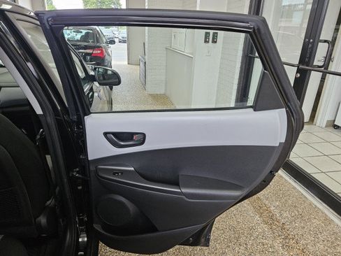 Used 2019 Hyundai Kona SE FWD image 15