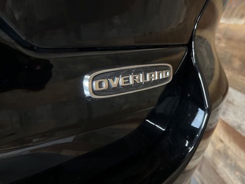 Used 2022 Jeep Grand Cherokee Overland w/ Luxury Tech Group IV AWD/4WD image 45