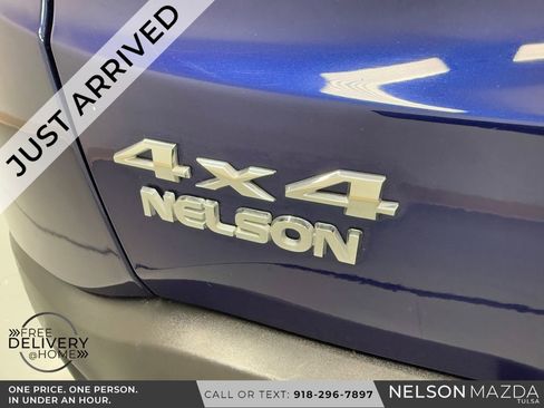 Used 2019 Jeep Renegade Latitude AWD/4WD image 16