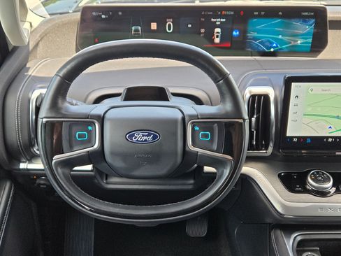 Certified 2025 Ford Expedition Platinum AWD/4WD image 23
