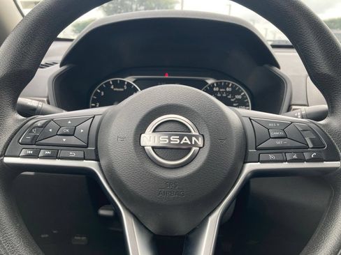 Used 2024 Nissan Altima 2.5 SV FWD image 18
