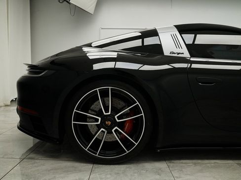 Used 2022 Porsche 911 Targa 4 GTS image 15