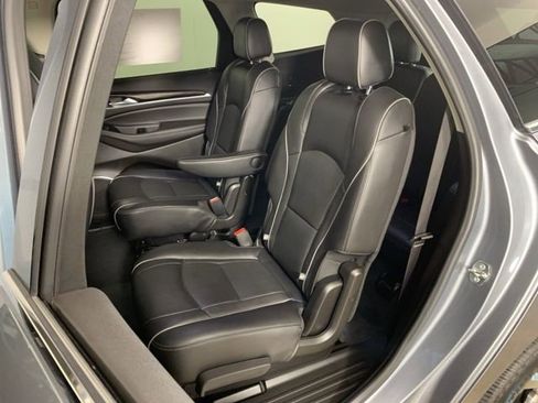 Used 2021 Buick Enclave Avenir w/ Avenir Technology Package AWD/4WD image 31