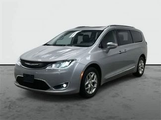 Used 2018 Chrysler Pacifica Limited image 1