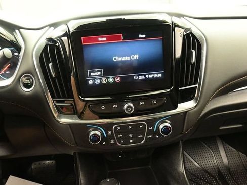 Used 2020 Chevrolet Traverse LT FWD image 10