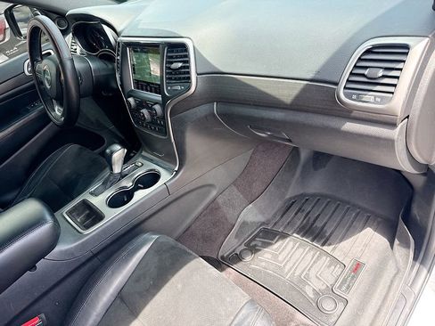 Used 2018 Jeep Grand Cherokee Altitude image 34