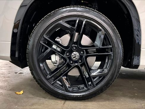 New 2026 Volkswagen Tiguan SE R-Line image 14