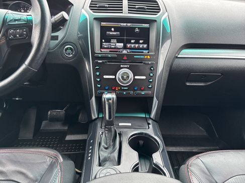 Used 2016 Ford Explorer Sport w/ Equipment Group 401A image 12