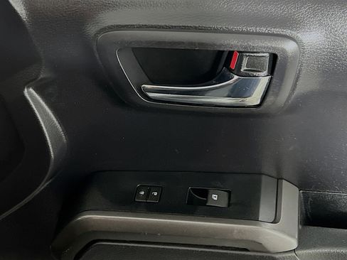 Used 2021 Toyota Tacoma TRD Off-Road RWD image 32