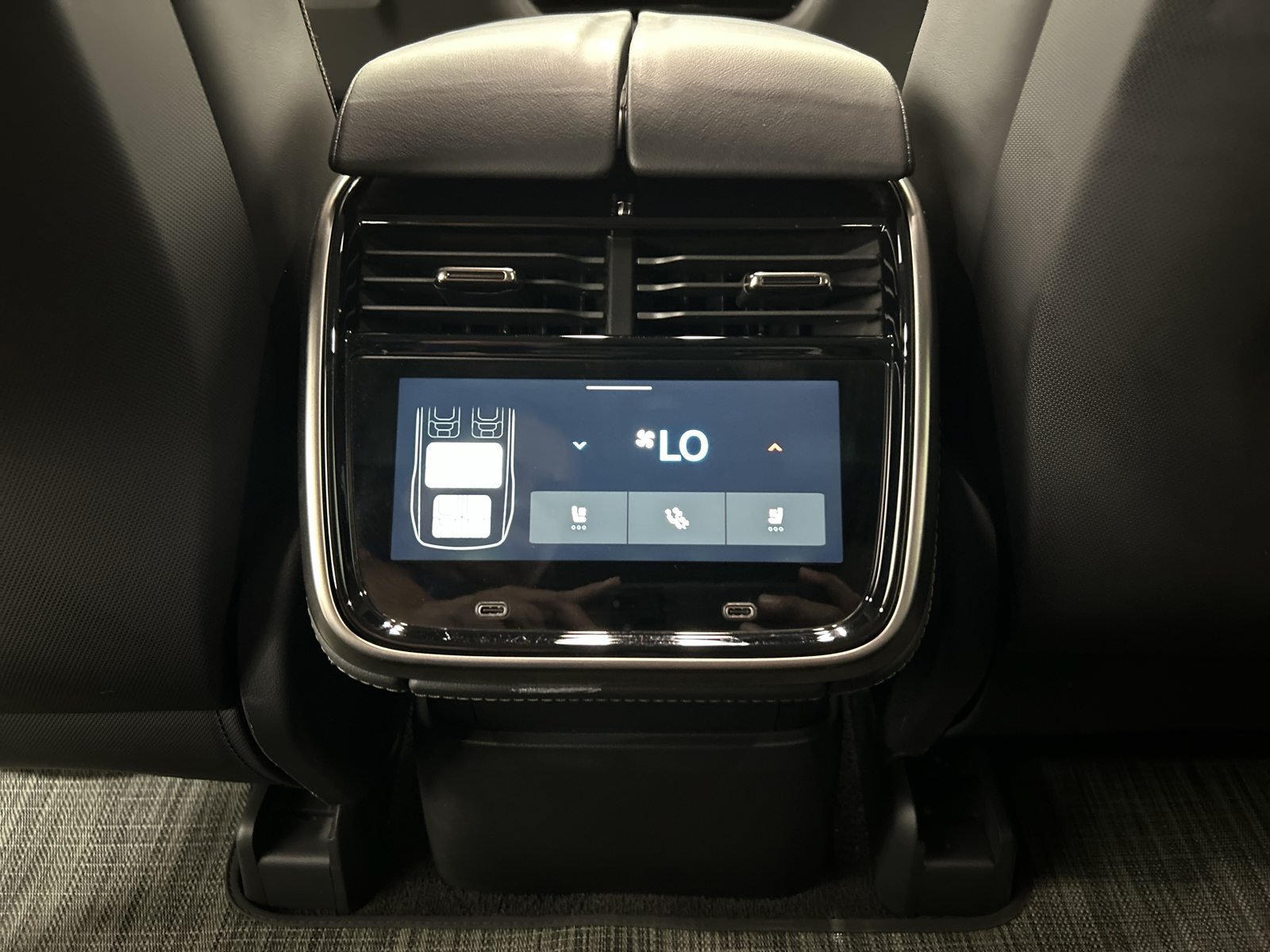 Used 2022 Rivian R1S Launch Edition Quad AWD/4WD image 29