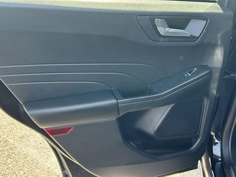 Certified 2021 Ford Escape SE w/ SE Sport Appearance Package FWD image 14
