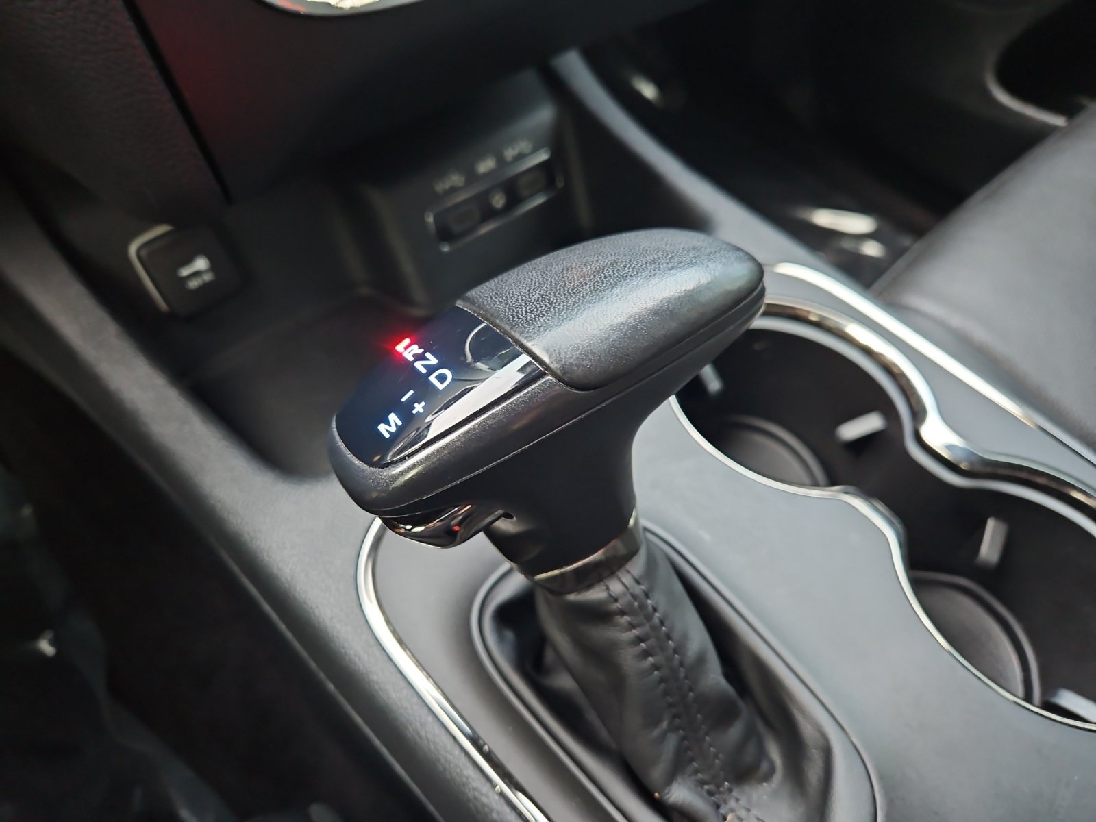 Used 2018 Dodge Durango R/T w/ Technology Group AWD/4WD image 29