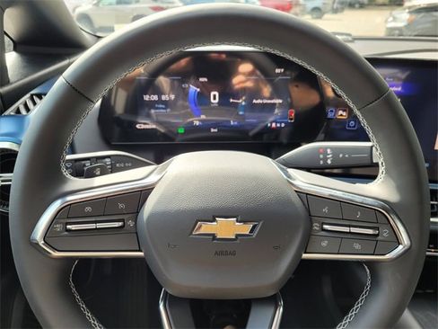 New 2026 Chevrolet Equinox EV LT image 21