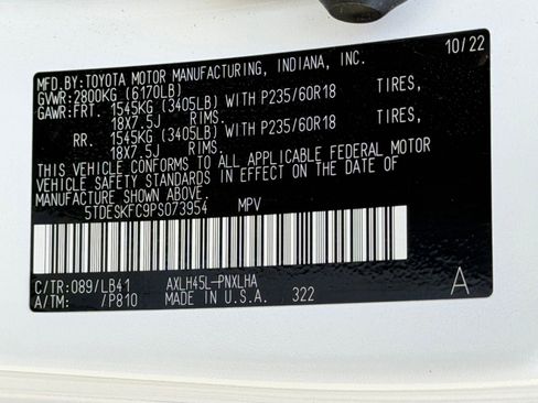 Used 2023 Toyota Sienna Platinum AWD/4WD image 22