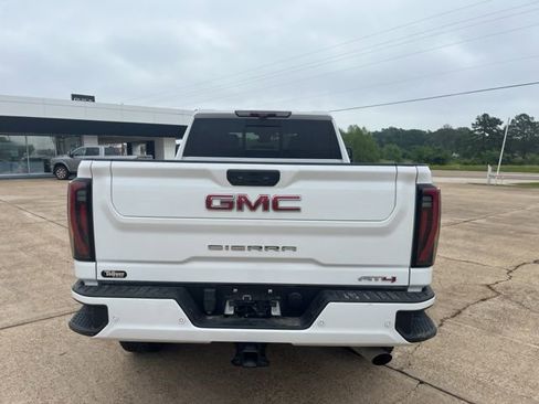 Used 2024 GMC Sierra 2500 AT4 w/ Technology Package AWD/4WD image 13