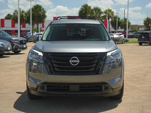 Used 2025 Nissan Pathfinder SV w/ Black Appearance Package FWD image 6