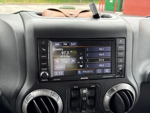 Used 2018 Jeep Wrangler Unlimited Sport S AWD/4WD image 9