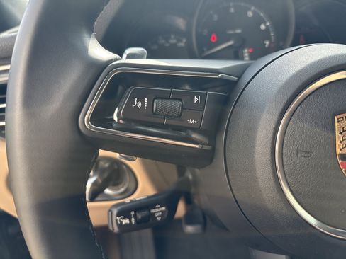 Used 2024 Porsche Macan image 19
