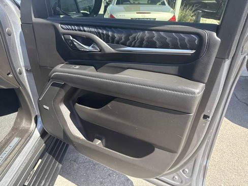 Used 2021 GMC Yukon Denali w/ Denali Ultimate Package AWD/4WD image 28