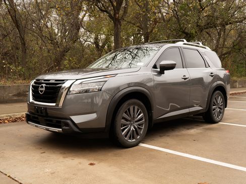 Used 2023 Nissan Pathfinder SL w/ SL Premium Package image 5