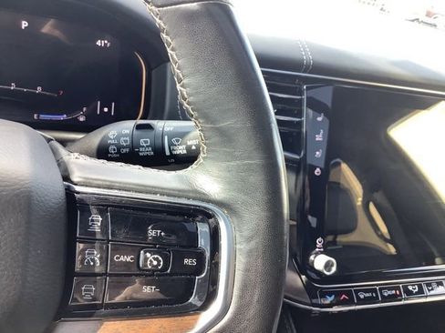 Used 2022 Jeep Grand Wagoneer Series I image 44