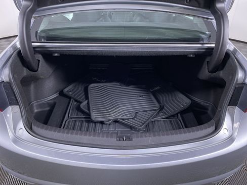 Used 2018 Acura TLX FWD image 14