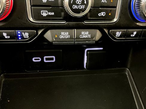 Used 2023 GMC Yukon XL SLT image 24