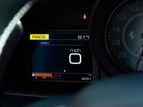Used 2018 Ferrari 488 Spider RWD image 14