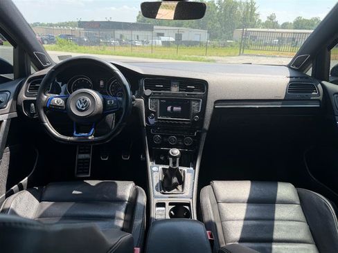 Used 2017 Volkswagen Golf 4-Door AWD/4WD image 22