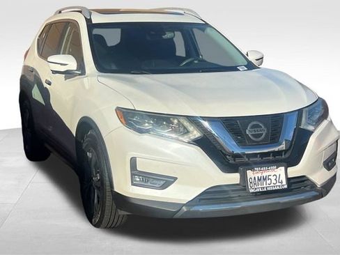 Used 2017 Nissan Rogue SL w/ SL Premium Package AWD/4WD image 2